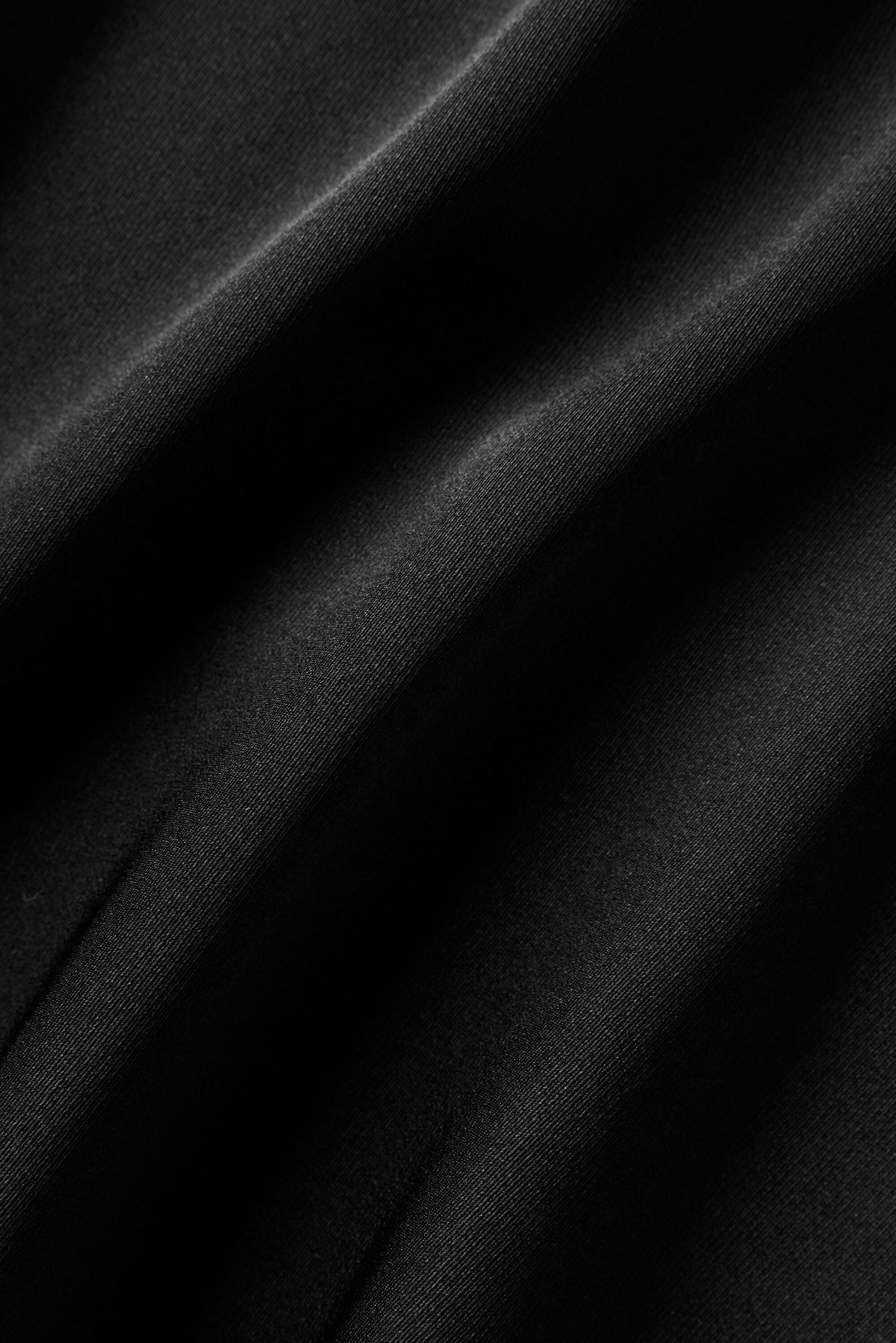 ALO Silk Blend Radiance Short - Black