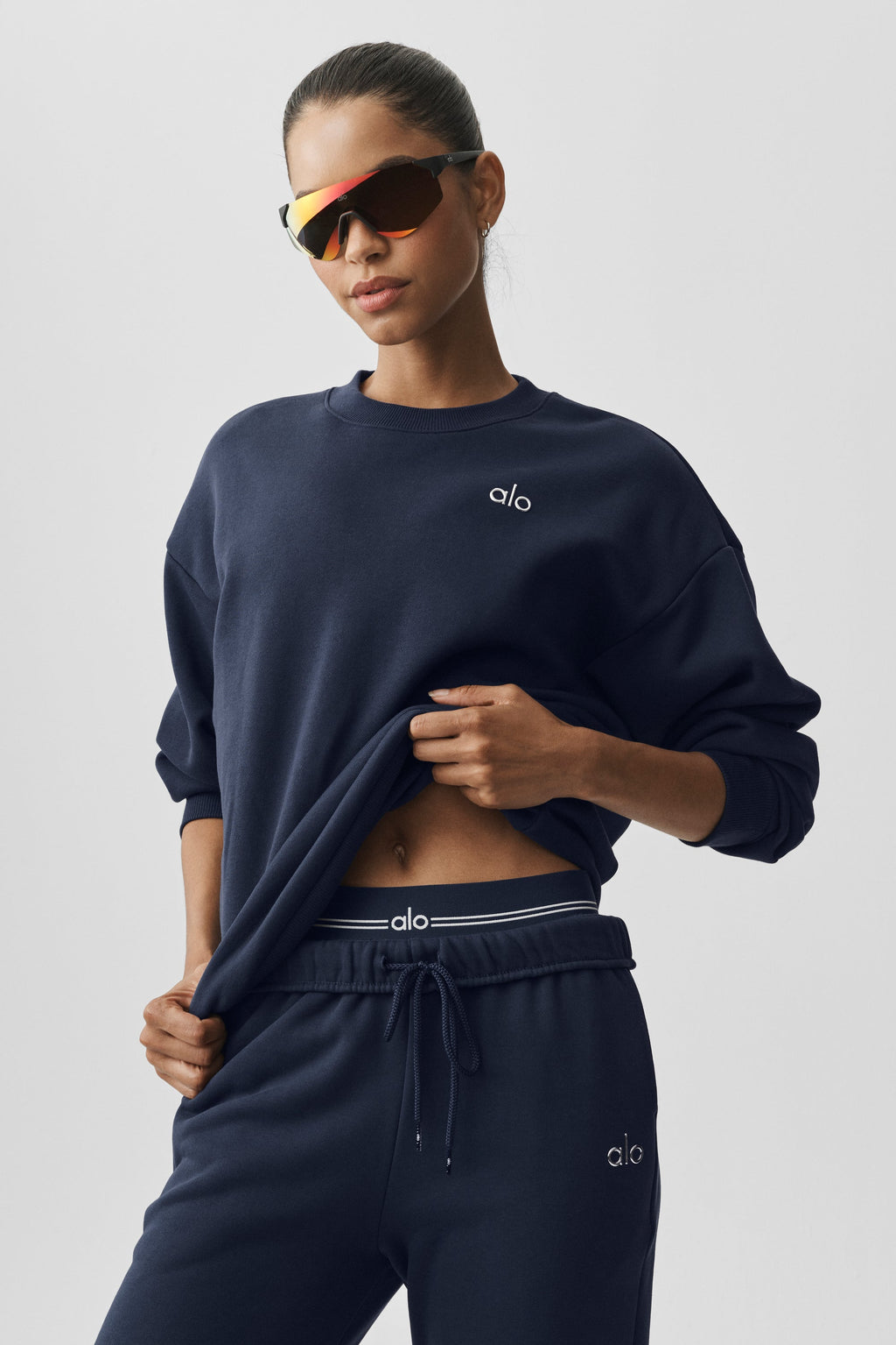 Accolade Crew Neck Pullover - Navy