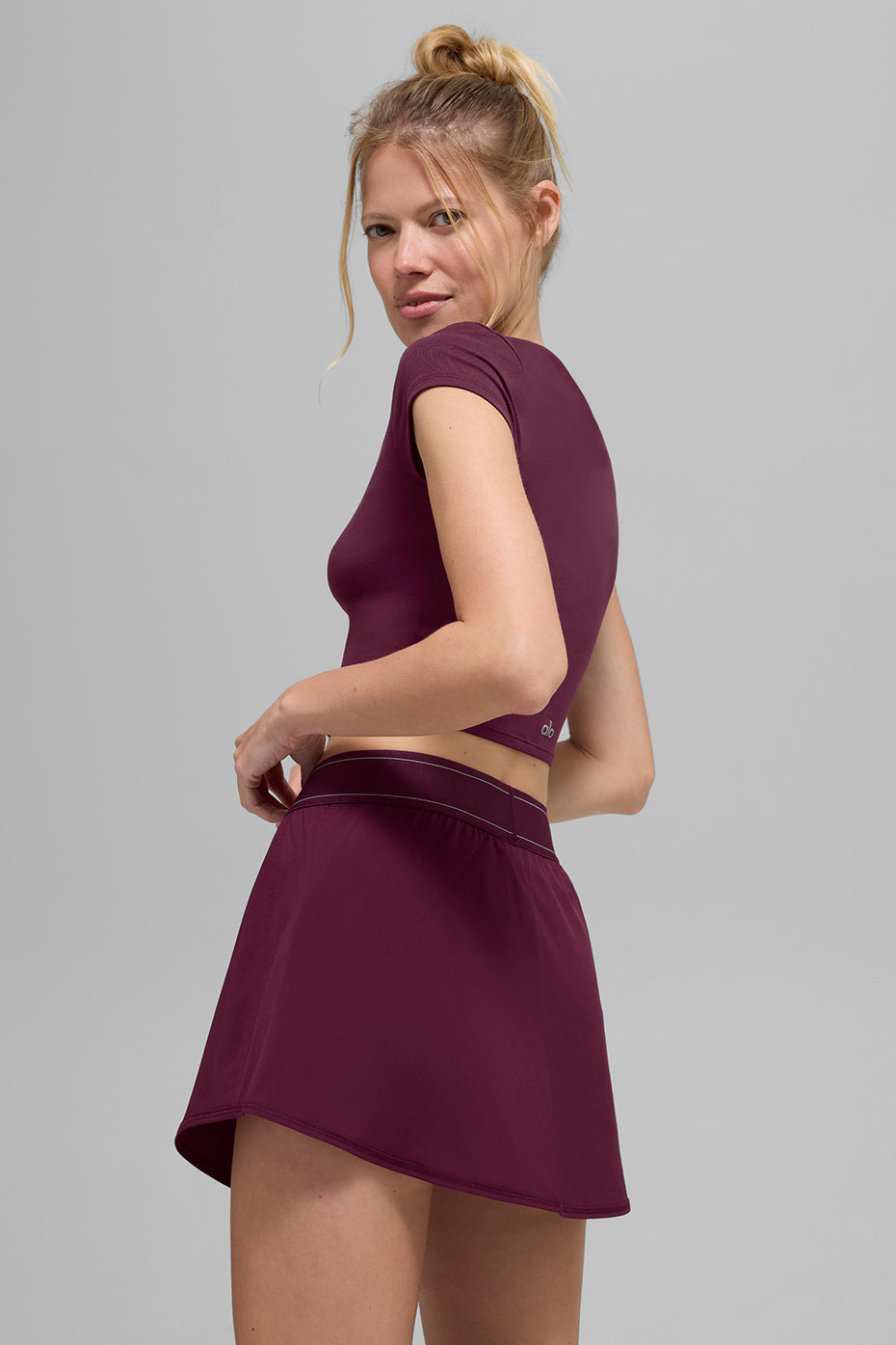 Crop Finesse Short Sleeve - Burgundy
