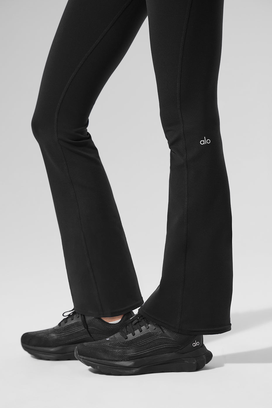 Airbrush High-Waist Bootcut Legging (Short) - Black