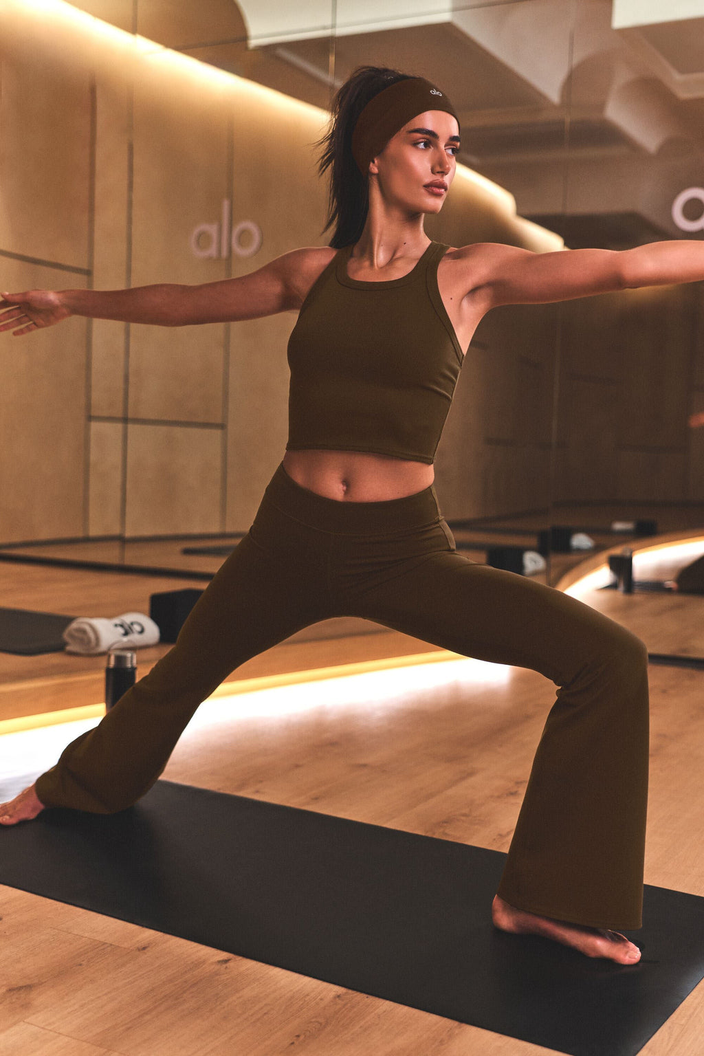 Airbrush Low-Rise Bootcut Legging - Espresso