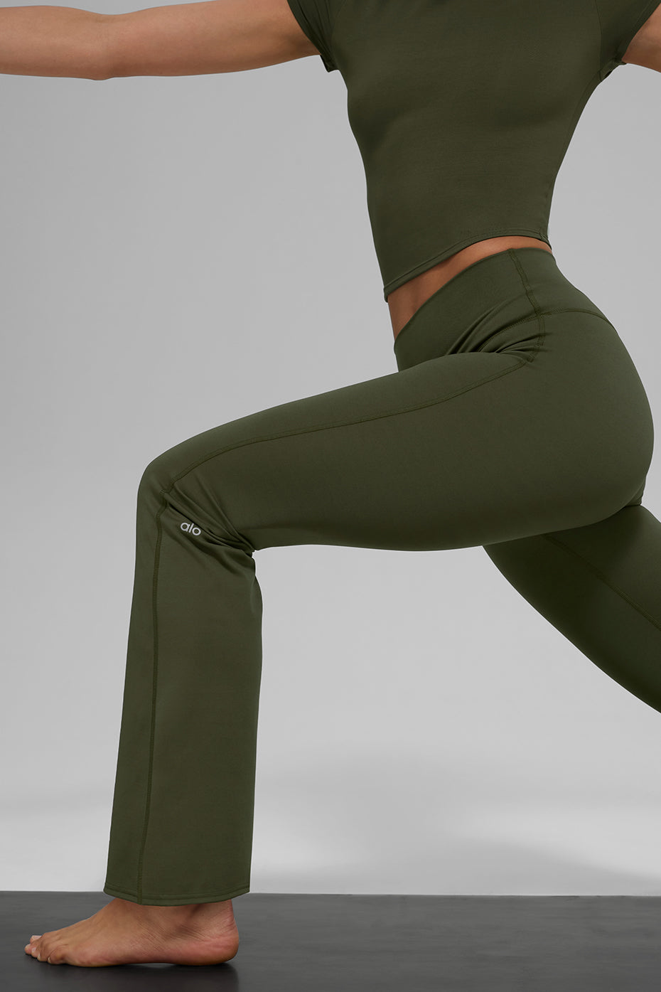 Softsculpt High-Waist 7/8 Bootcut Legging - Green Olive