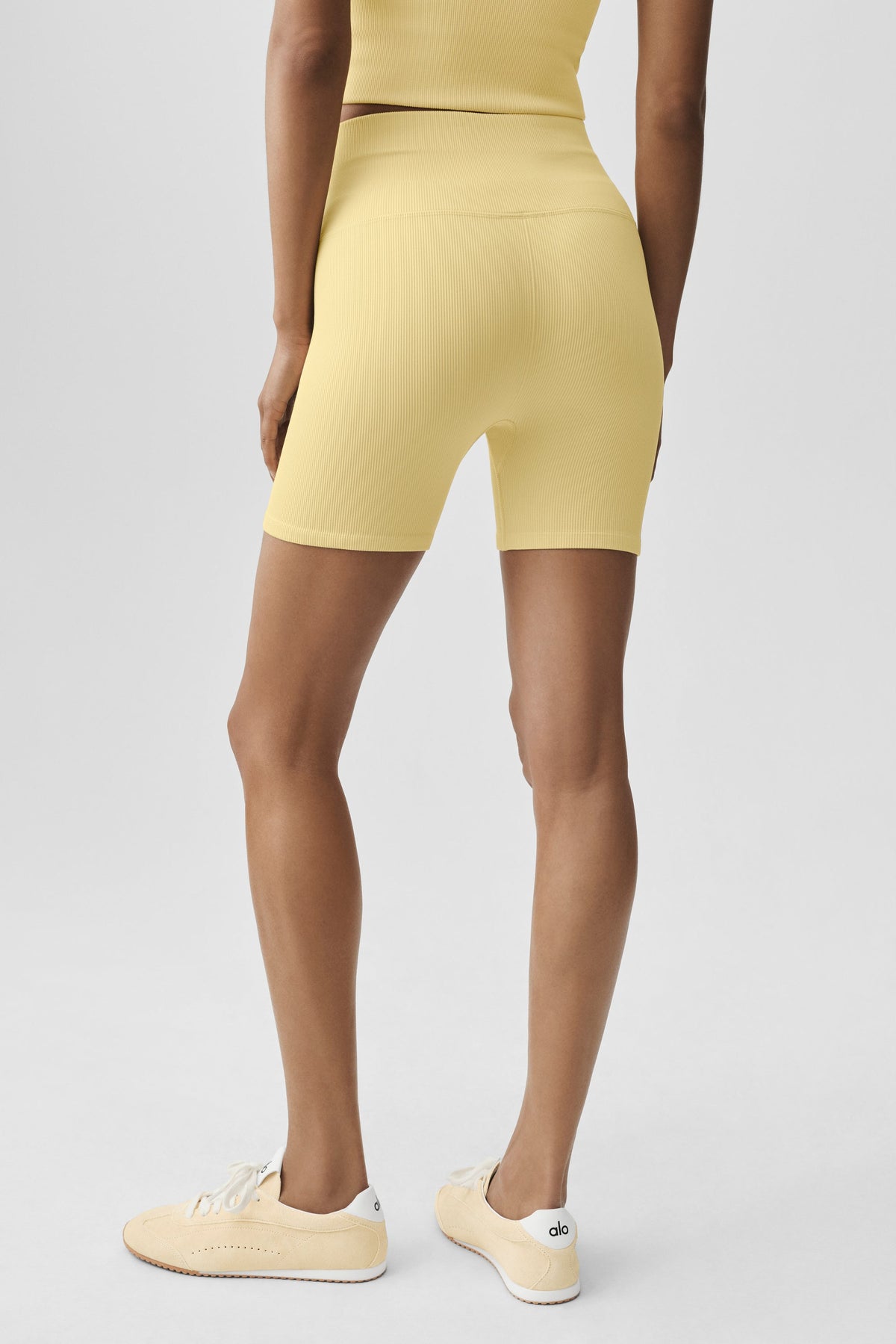 5" Seamless Ribbed Favorite Short - Warm Butter
