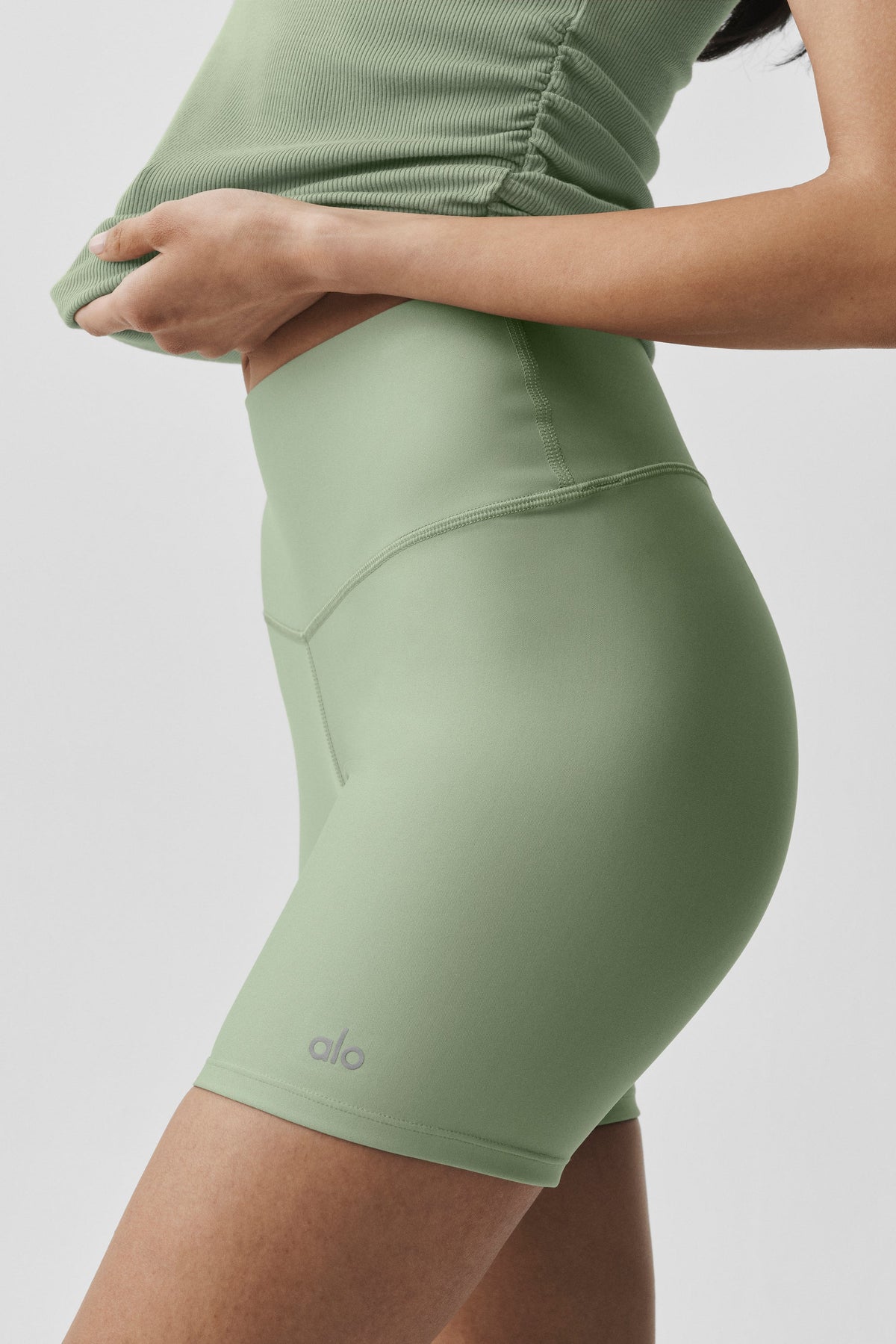 5" ALO Airlift Energy Short - Dune Grass
