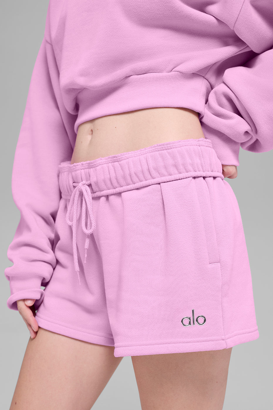 ALO Accolade Short - Candy Heart Pink