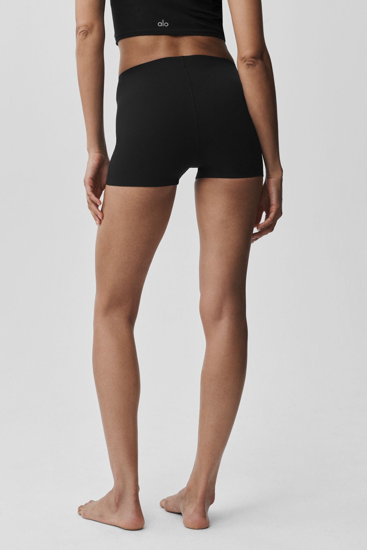 ALO Softsculpt Mid-Rise Short - Black