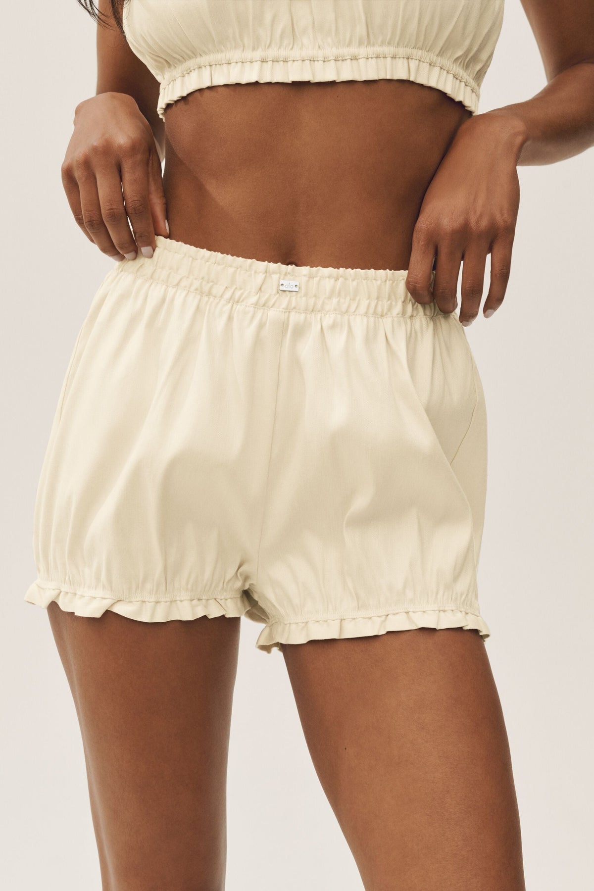 ALO Linen Blend Riviera Bloomer Short - Sandy Beige